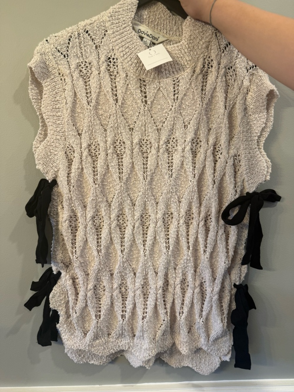 Davi & Dani Ribbon Bow Ties Scalloped Trim Knit Semi Crop Top